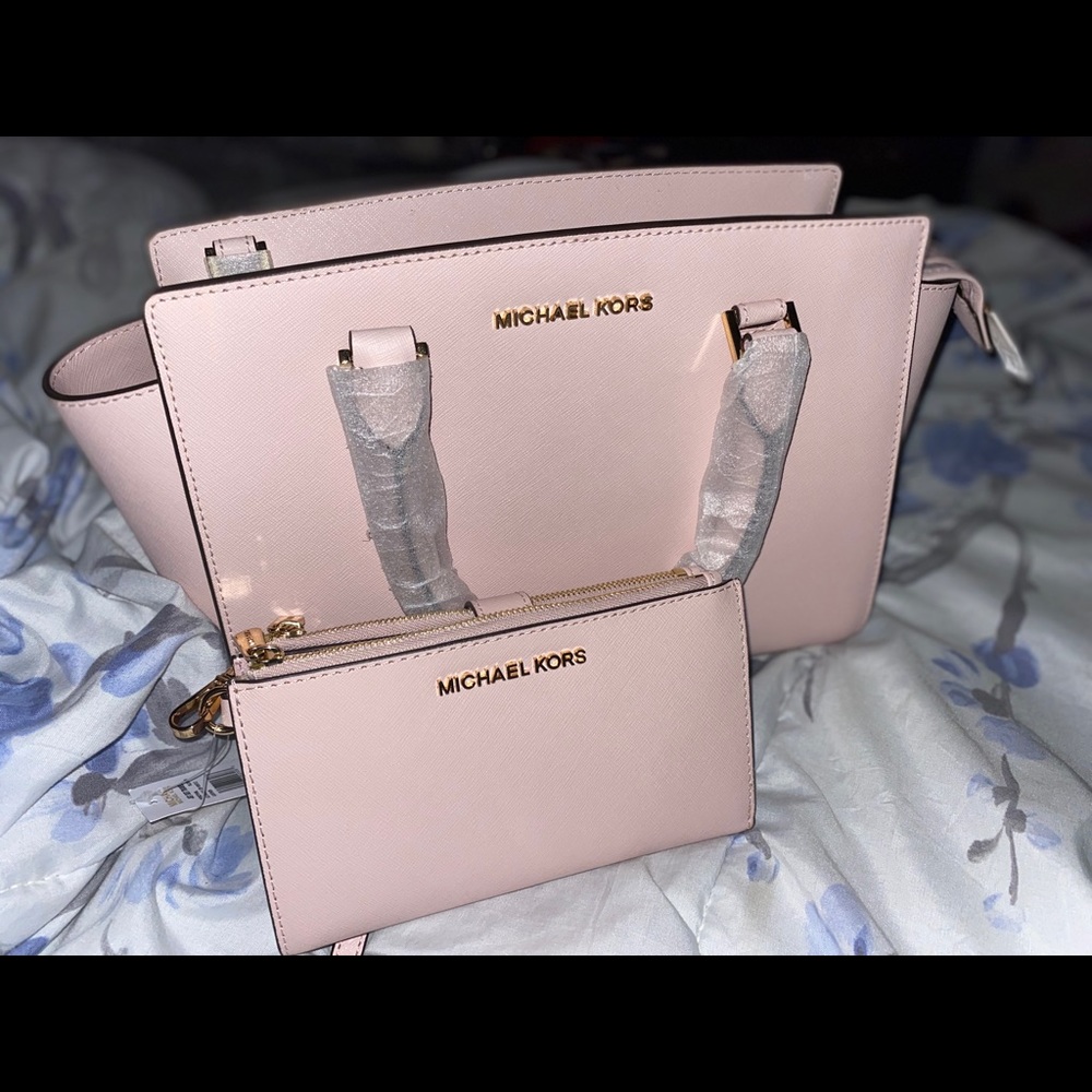 Michael Kors purse & wallet set.—(color-blossom.)